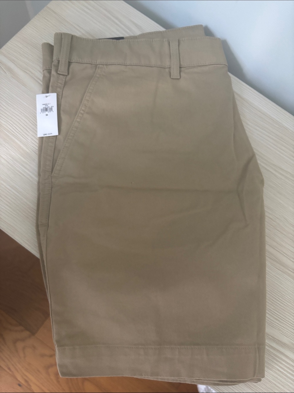 GAP | Men's 7” Chino Shorts - Light Khaki